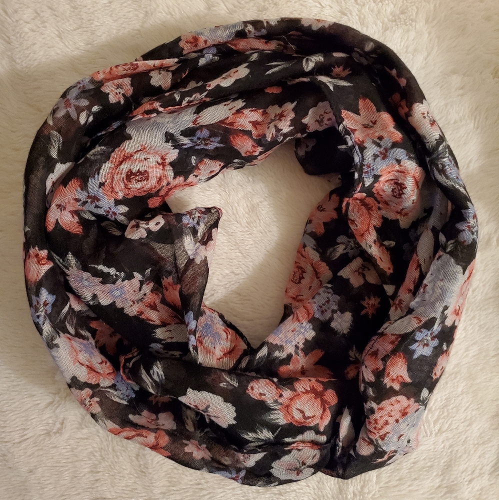 Flowery lightweight Scarf